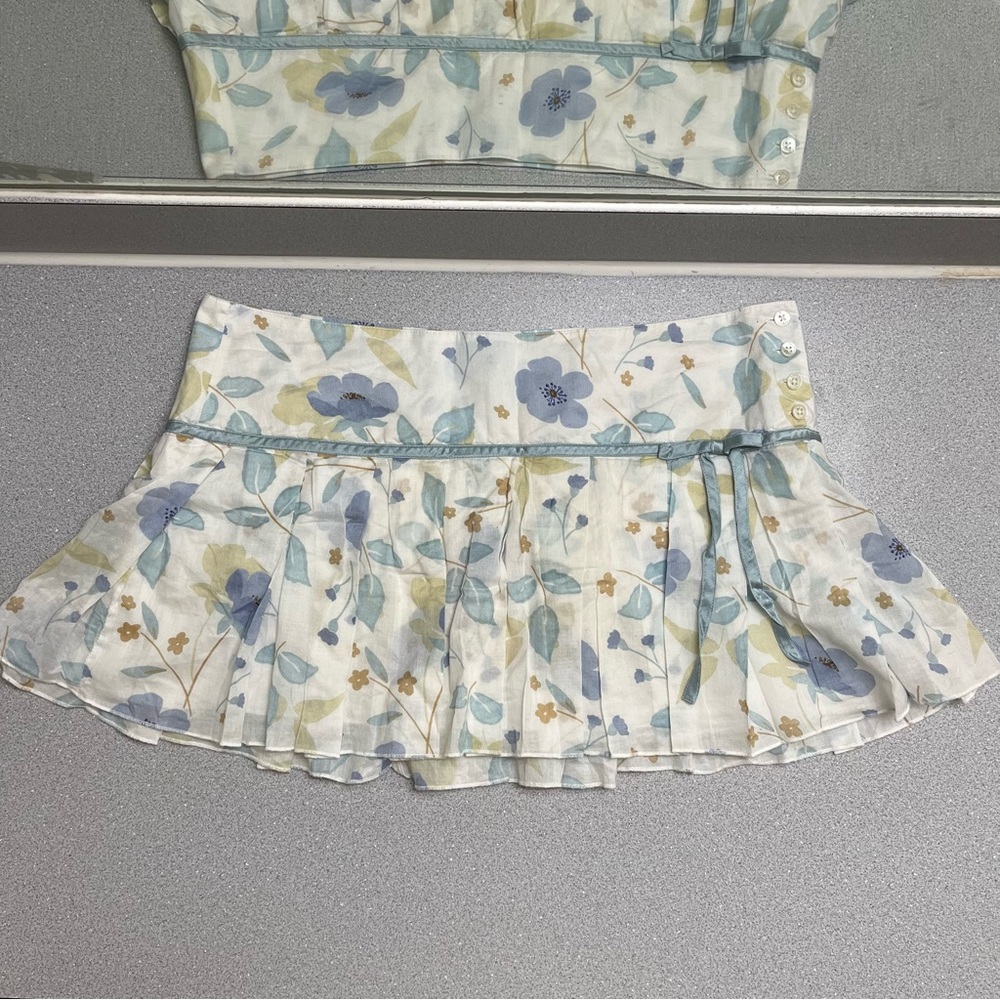 Vintage Y2K Abercrombie & Fitch 2000s Floral Pleated Mini Skirt